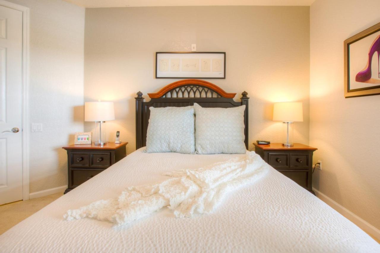 Stunning Lakeview Condo Wprivate Balcony Kissimmee Exteriör bild